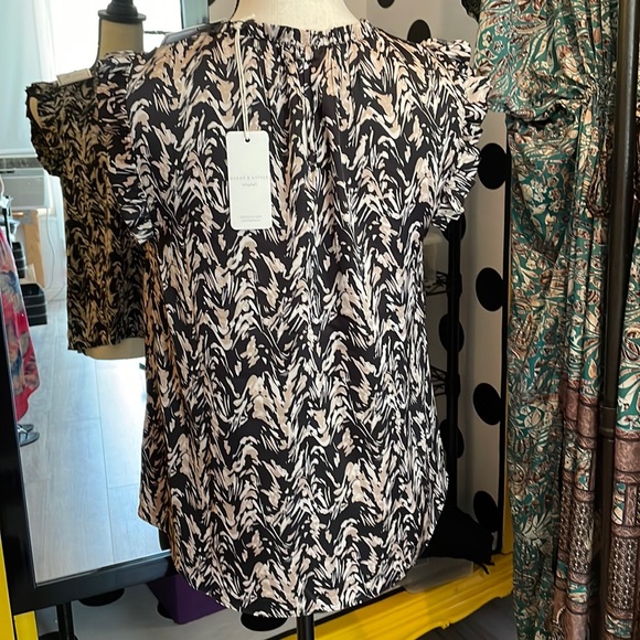 NWT Grade & Gather Satin Swirl Ruffle Tank Sleeveless Top Blouse Black - Picture 3 of 9